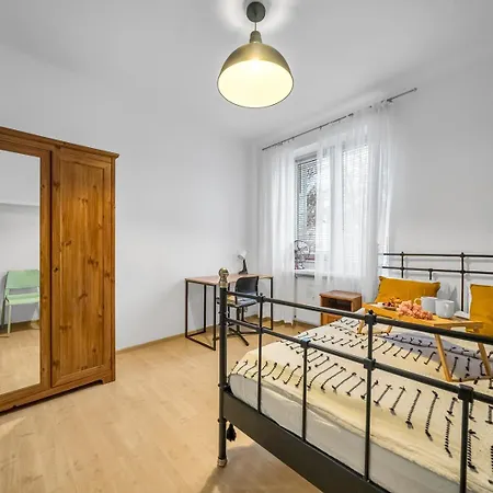Lejlighed Airport - 47m2, Three Beds - By Rentujemy Warszawa
