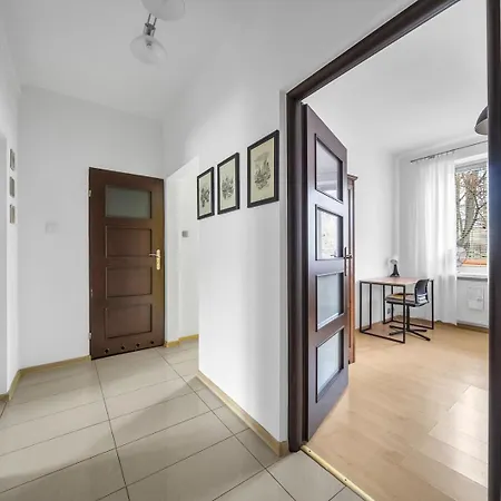 Airport - 47m2, Three Beds - By Rentujemy *